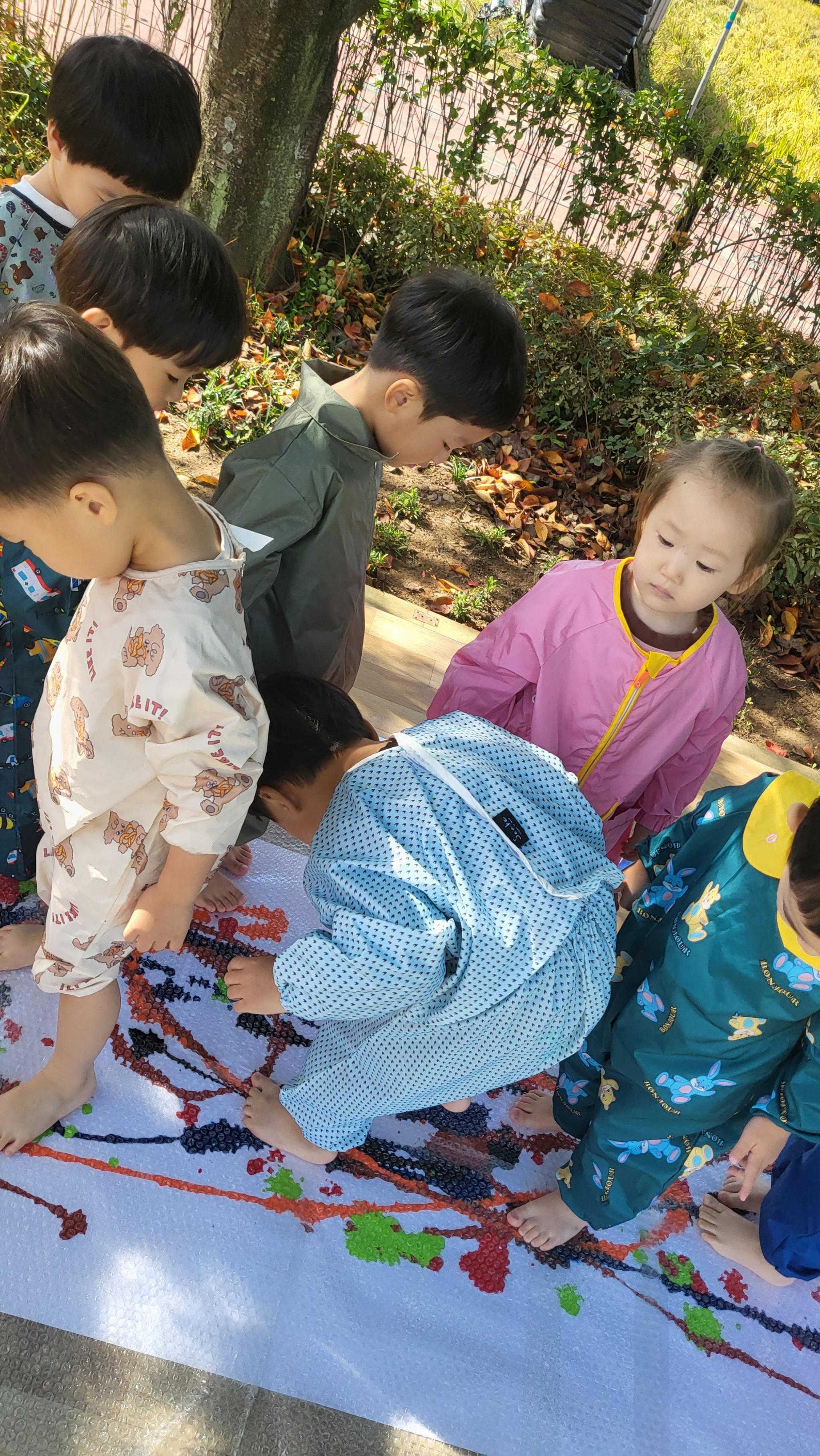 레인보우 컬러데이 이미지